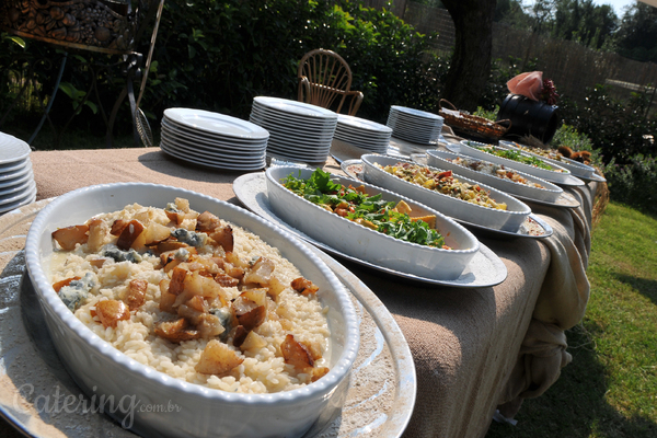 Catering para um buffet de casamento