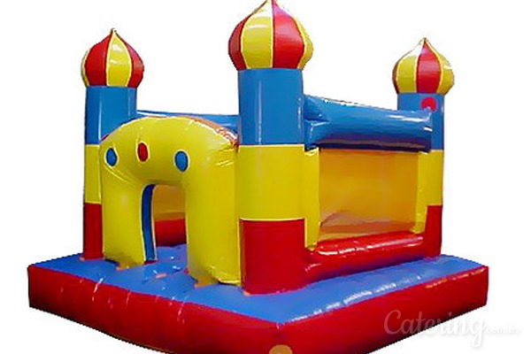 É necessário que haja espaço suficiente para o tamanho dos brinquedos no local de sua festa