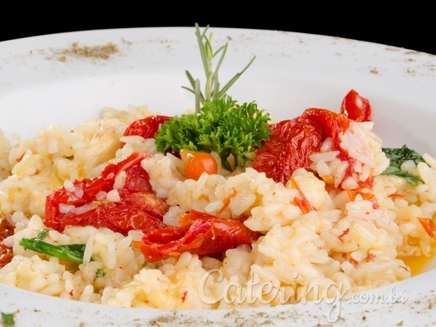 Risoto de tomate seco e rúcula