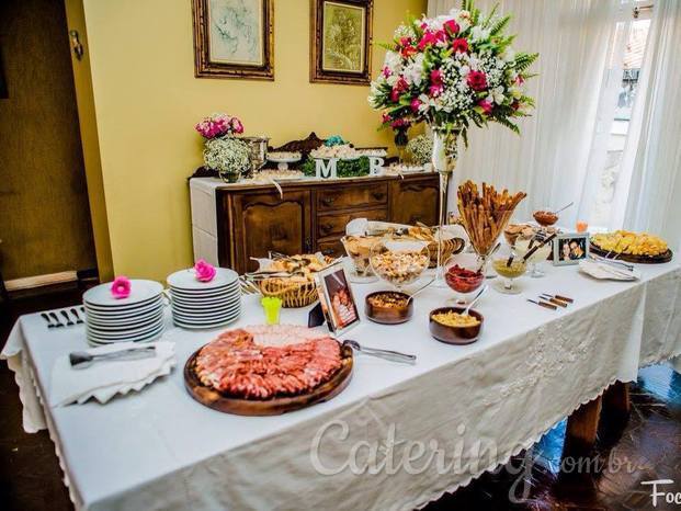 Mesa de Pães. Frios e antepastos